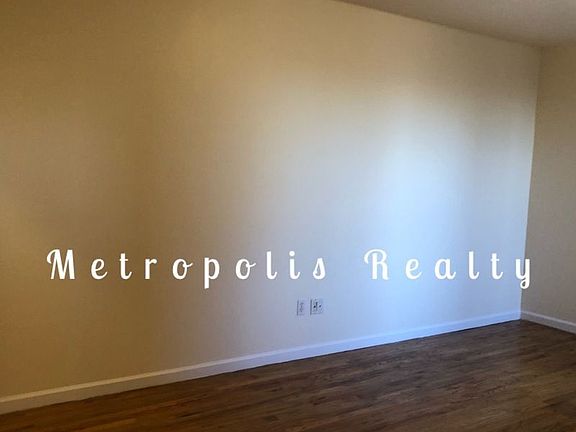 5th image of 3177 32nd St APT 5E