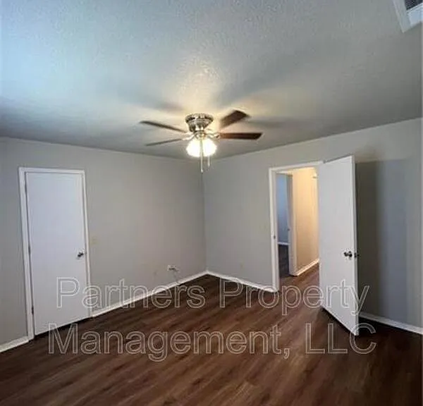 5702 Sara St #A — Photo 11