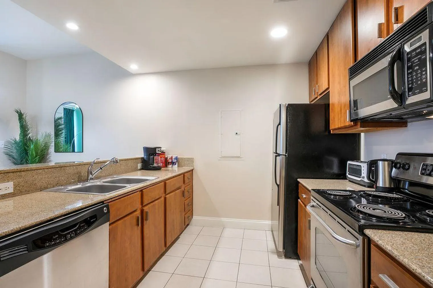 2 bed, 3.0 bath, 1033 sqft, $6,316 — Photo 4