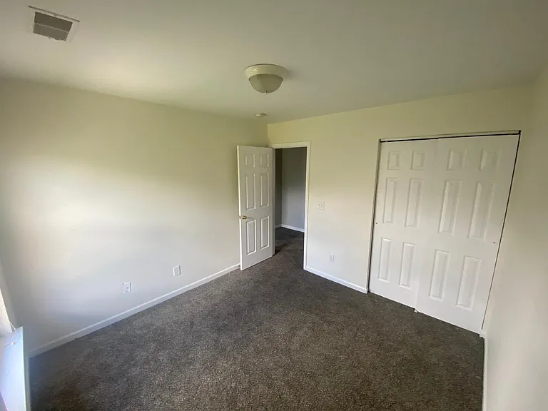 370 Charter Oak Ct — Photo 14
