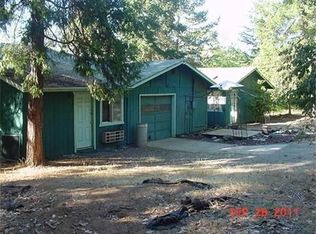 210 Forest Ln, Grants Pass, OR 97527