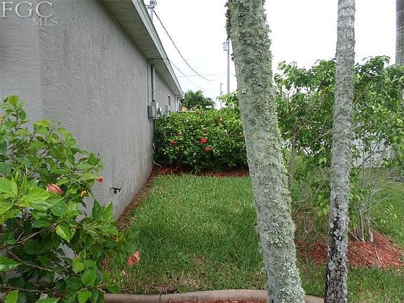 3rd image of 2713 Chiquita Blvd S