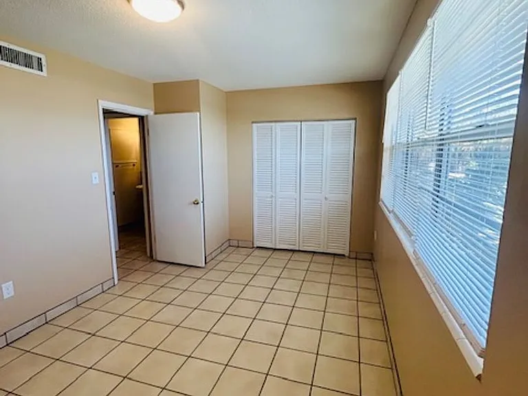 8401 Atlantic Ave #4 — Photo 12