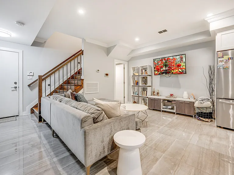 18 Thorne St #1 — Photo 4