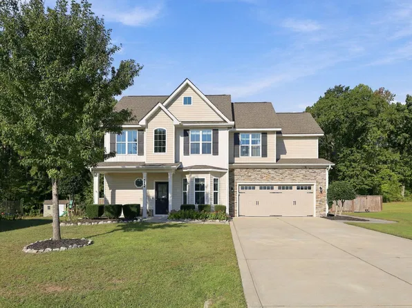 406 Avery Pond Dr, Fuquay Varina, NC 27526