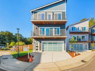 130 Blackfish Ct, Bremerton, WA 98310