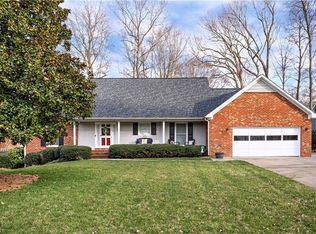 5 Wedgewood Ct, Greensboro, NC 27403