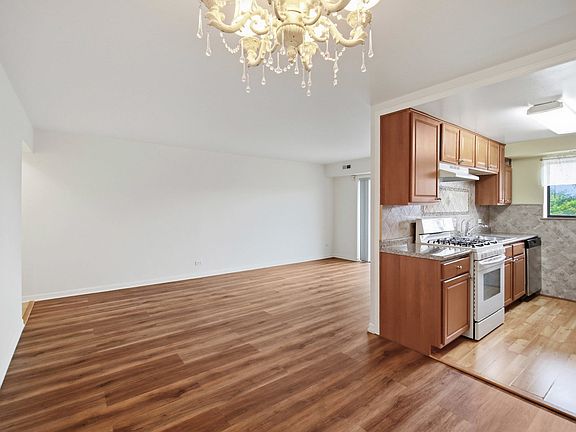 5th image of 1460 Fairlane Dr APT 311