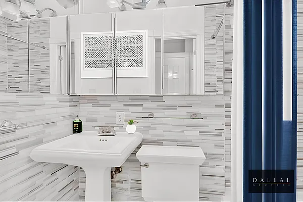 Rented by DALLAL | media 3