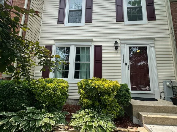 941 Chestnut Manor Ct, Baltimore, MD 21226