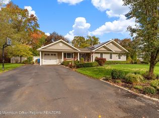 33 Wyckham Rd, Tinton Falls, NJ 07724