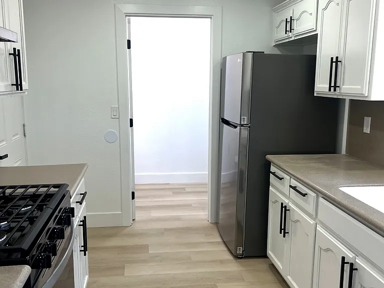 306 E Ivy St #B — Photo 6