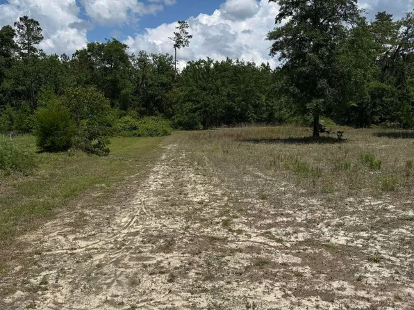 5357 Hampton Rd., Conway, SC 29527