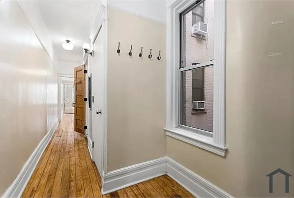 2408 Webster Ave — Photo 2