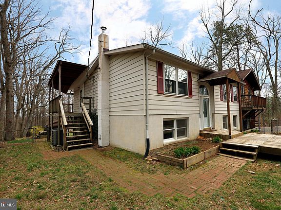 3rd image of 2913 Jackson Dr
