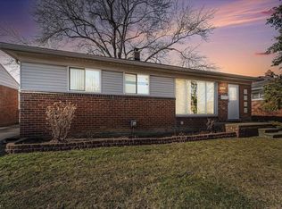 26211 Marlene St, Roseville, MI