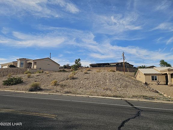 4th image of 870 Thunderbolt Ave