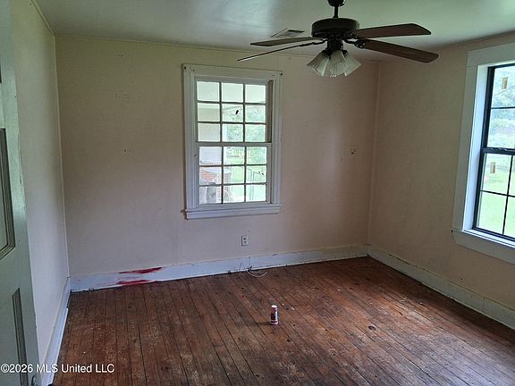 2nd image of 111 Rushing St