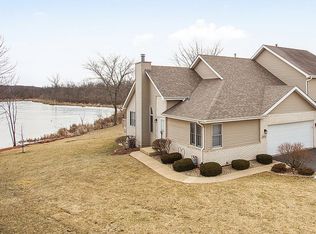 203 Hillcrest Ln, Steger, IL 60475