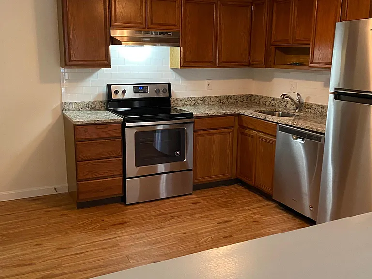 20 Warner Ave #2C — Photo 9