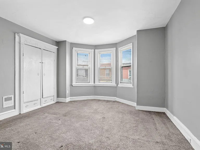3902 N Fairhill St — Photo 8