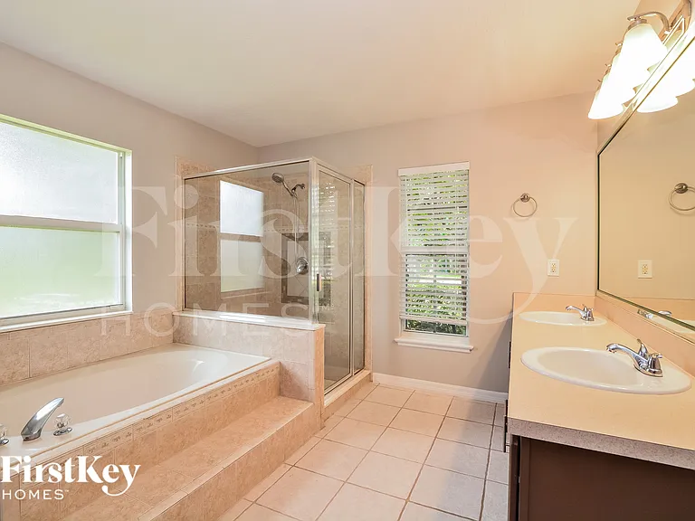 13219 Lakewind Dr — Photo 9