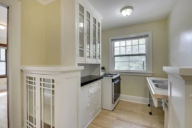 1 bed, 550 sqft, $1,149 — Photo 2