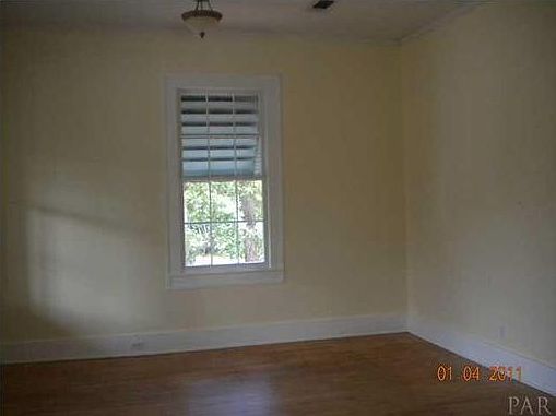 4th image of 118 N Reus St