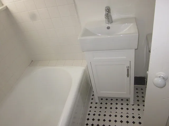 812 N Detroit St — Photo 10