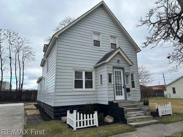 2530 Wright St, Port Huron, MI 48060
