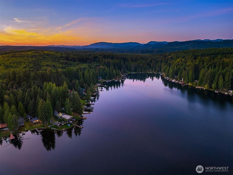 2nd image of 3 SW LAKE ROESIGER ROAD