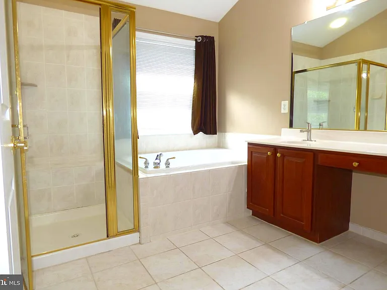 44286 Acushnet Ter — Photo 9
