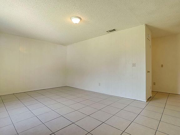 4th image of 9209 Parrish Ln