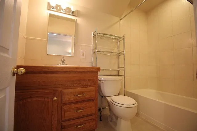 124 College Pl — Photo 10
