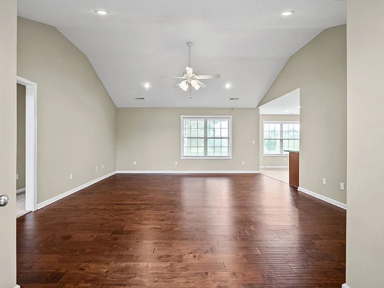 212 Westminster Pl — Photo 5