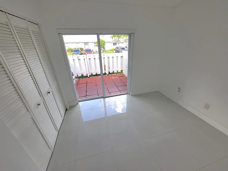 10345 SW 209th Ln — Photo 11