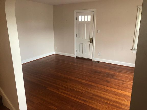 2nd image of 123 Park Dr