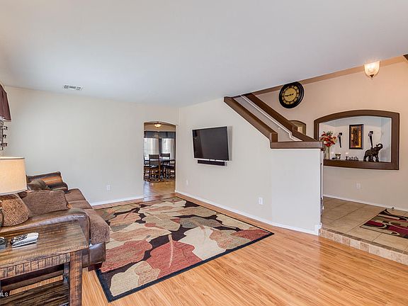 5th image of 1018 E Stirrup Ln
