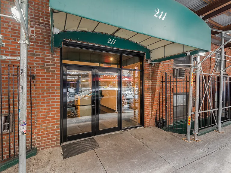 211 Thompson St #5M — Photo 13