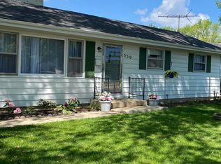 550 Martin Dr, South Elgin, IL 60177