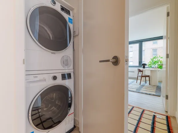 201 25th Street image 15 of 24