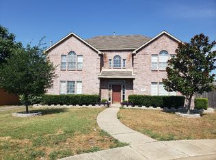 411 Mountain Cir, Desoto, TX 75115