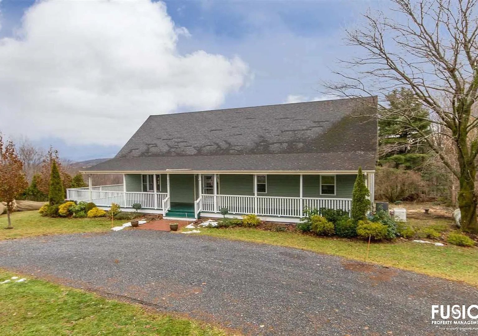 Beautiful Mountain Crest Home for Rent in Williston, Vermont — Photo 2