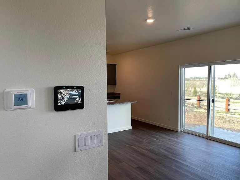 6045 Holstein Dr — Photo 4
