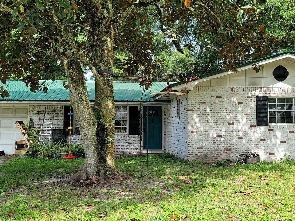 1st image of 204 Holly Ln