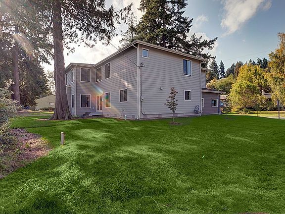 3rd image of 15856 37th Ave NE