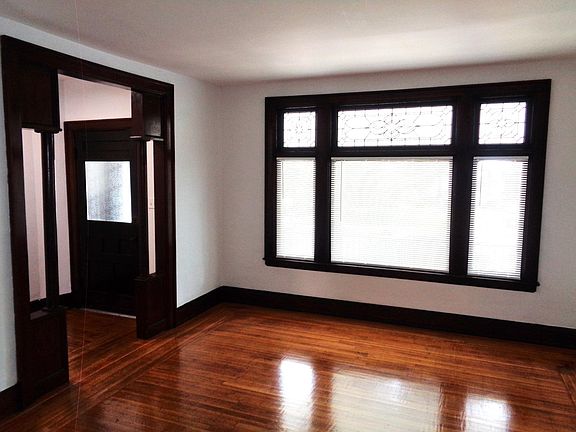 2nd image of 433 Crescent Ave