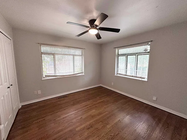 4307 N Indiana Ave — Photo 9
