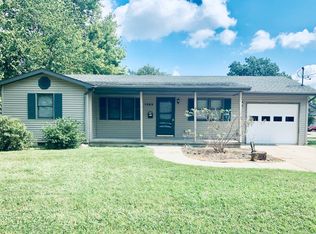 1302 N Madison St, Robinson, IL 62454