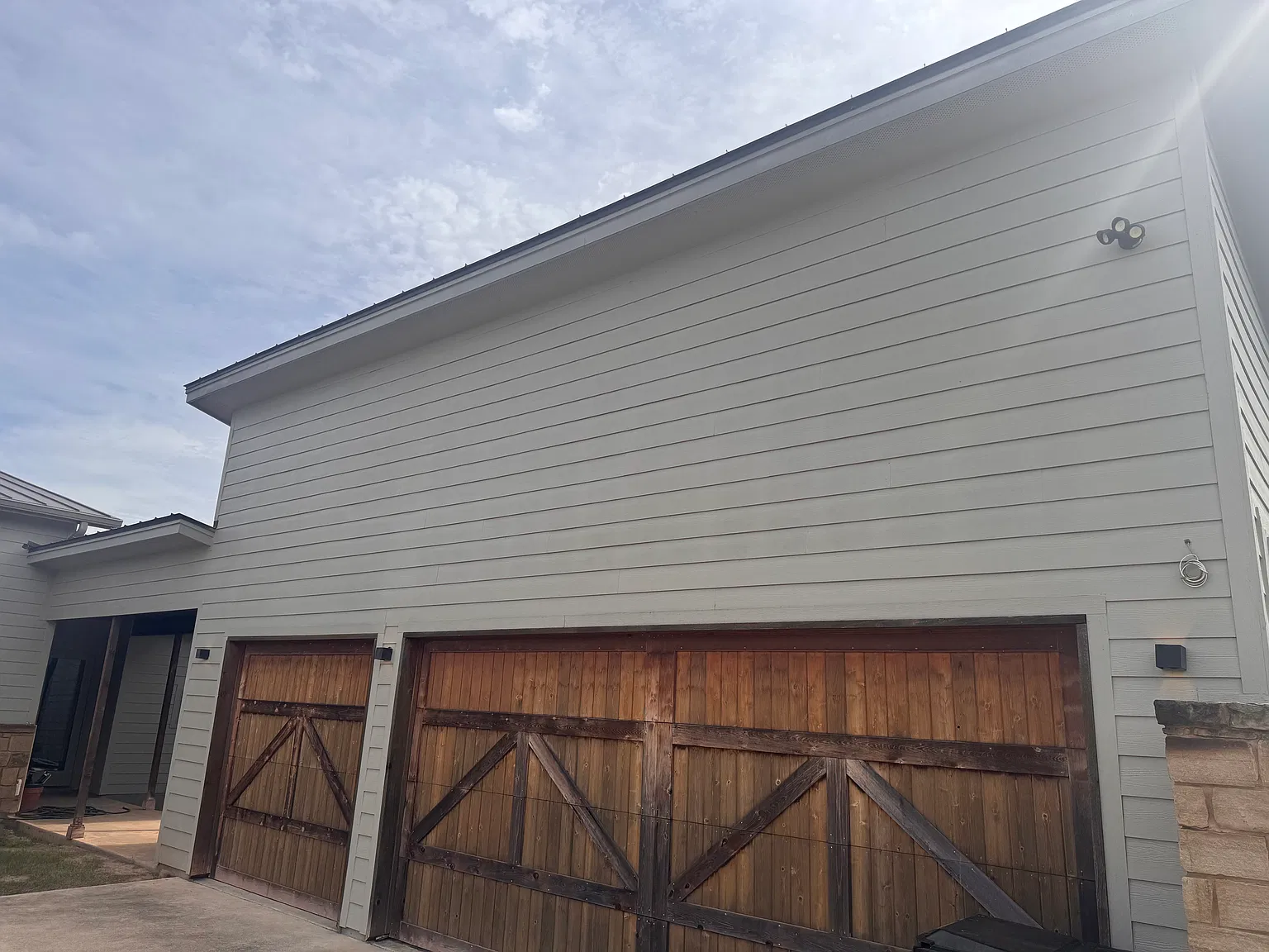 4 bed, 2686 sqft, $7,600 — Photo 2